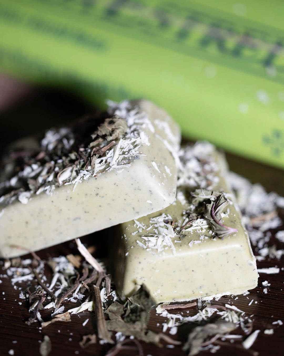 White Chocolate with Matcha and Mint 300g