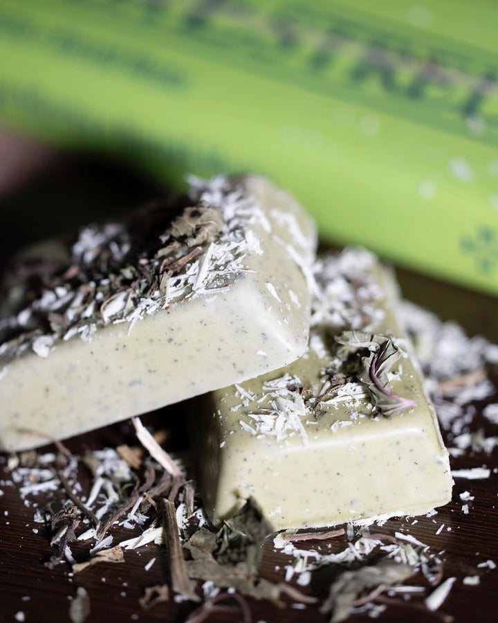 White Chocolate with Matcha and Mint 300g